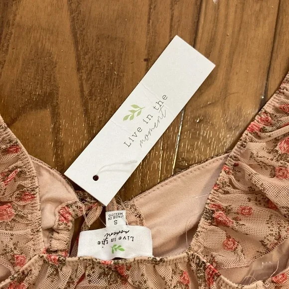 NWT live in the moment boho inspired top size s - Picture 3 of 3